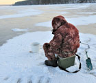 Ловля окуня в марте со льда