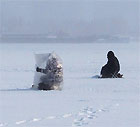 Рыбалка в мороз  – нужна ли зимняя палатка, и стоит ли утеплять лунки